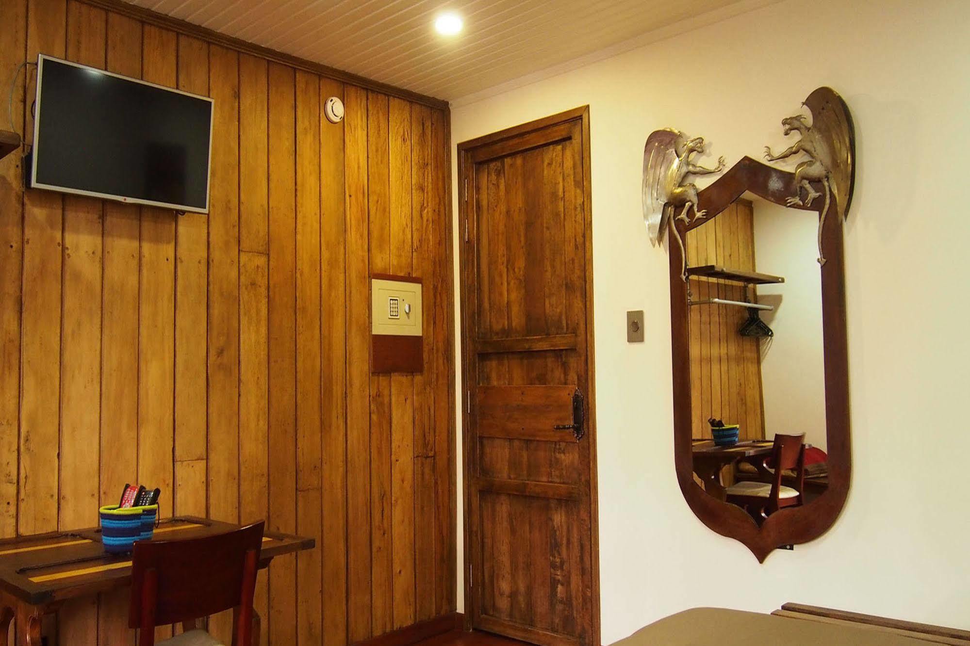 Bogota Bed & Breakfast Inn Экстерьер фото
